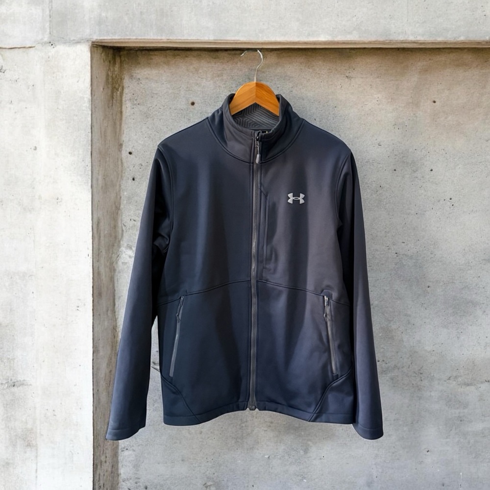 NWOT Men’s Under Armour Navy Blue Performance Zipped Jacket! Medium!